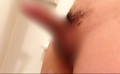 オナニー画像 男 2429番。ハッピーの「ピンピンスティック」。サムネイル。